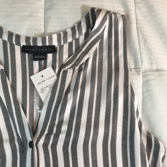 NWT! Sanctuary Peace Star Sleevless Knot Front Top - Picture 3 of 6